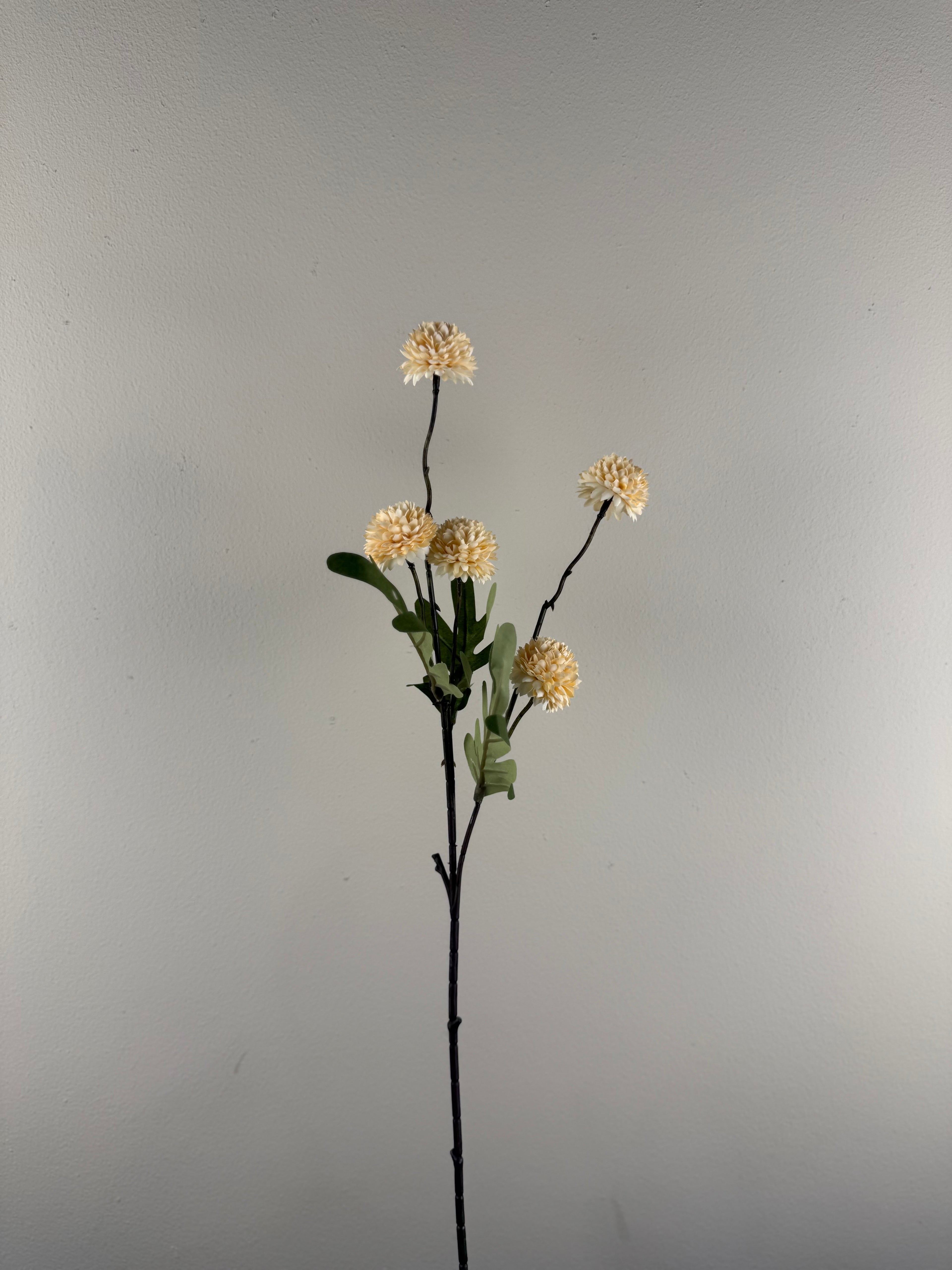 Kunstbloem Tak Pompom met Blad Cream – Zijdebloem 52 cm – Natuurlijke Bloemendecoratie