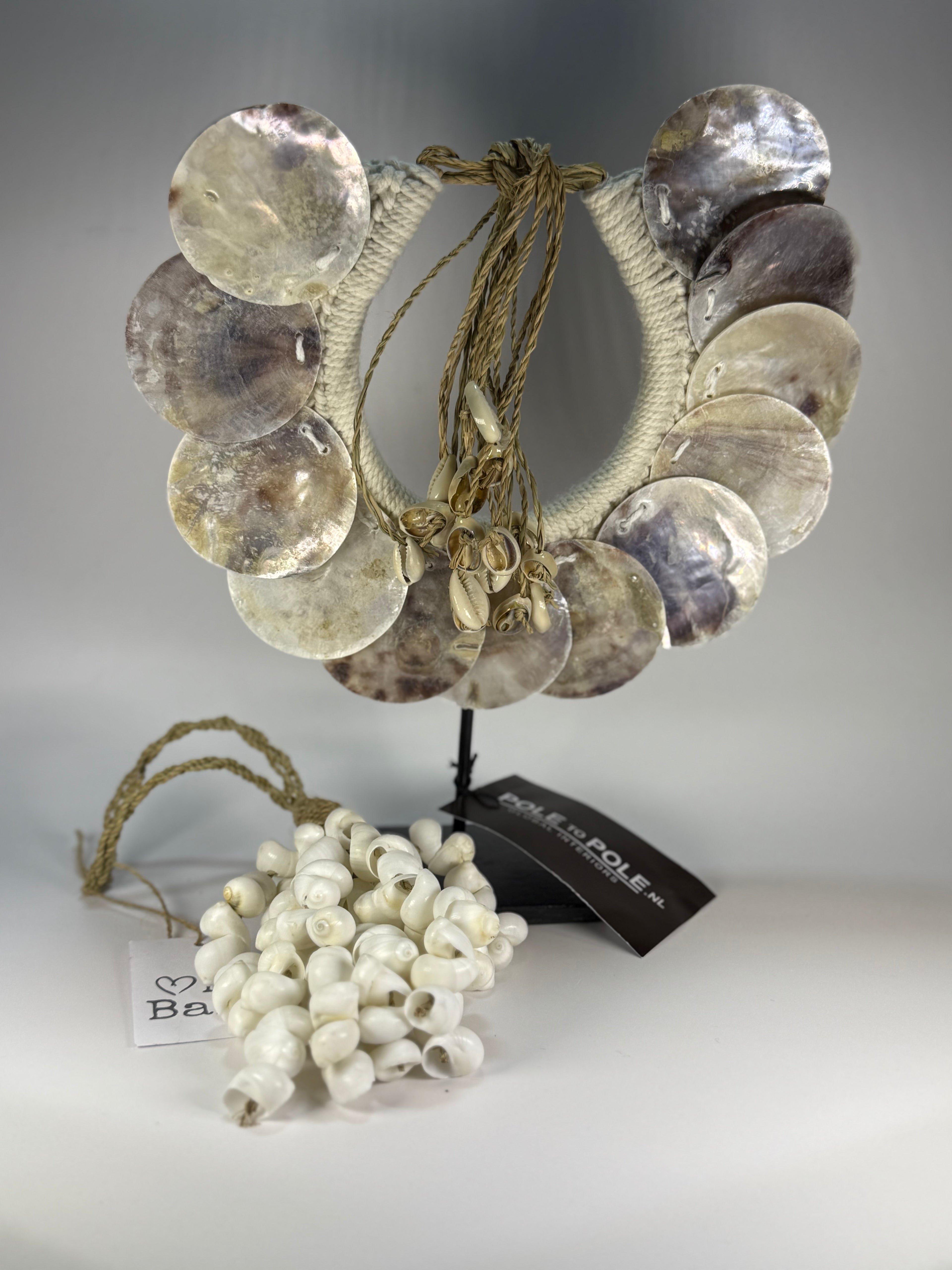 Pole to Pole Schelpen Ketting op standaard