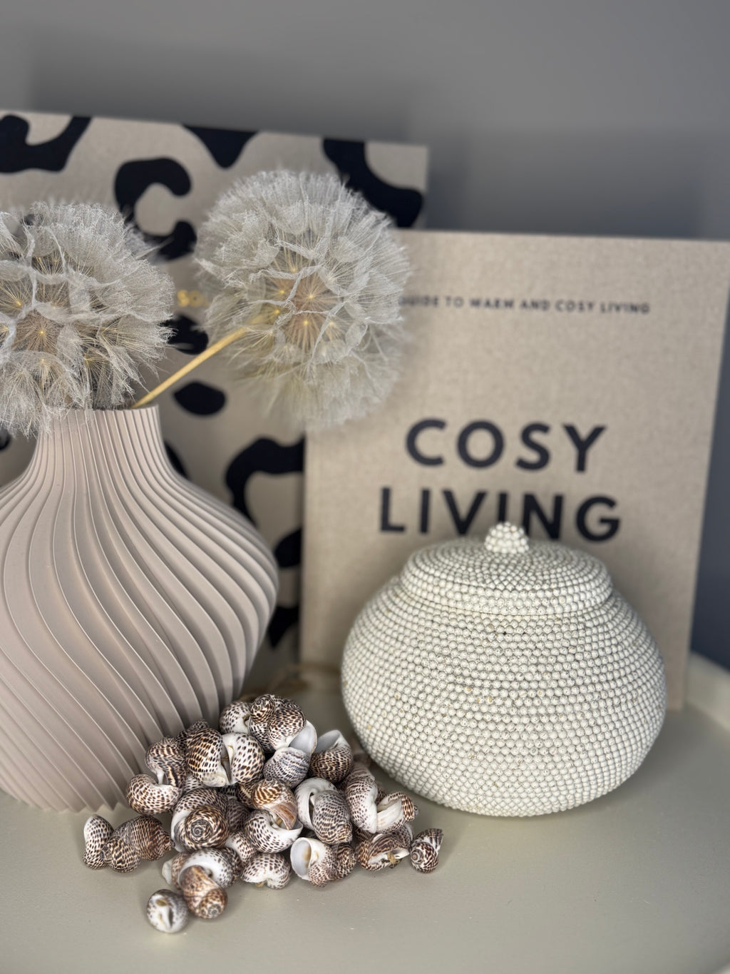 Beige gespikkeld Polyresin Potje met Kralenstructuur